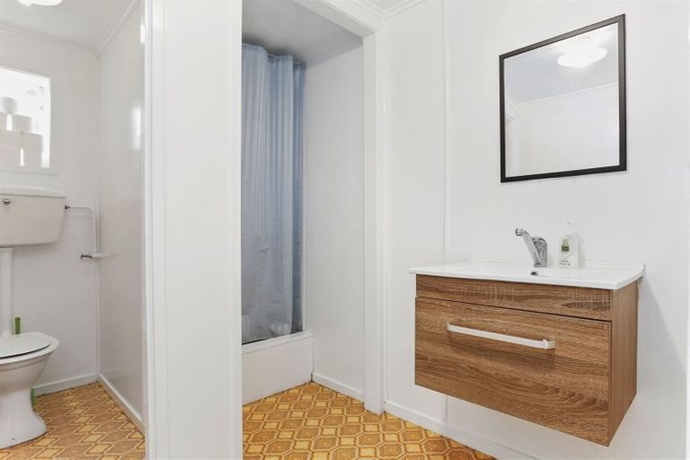 Photo of property in 141a Glengarry Road, Glen Eden, Auckland, 0602