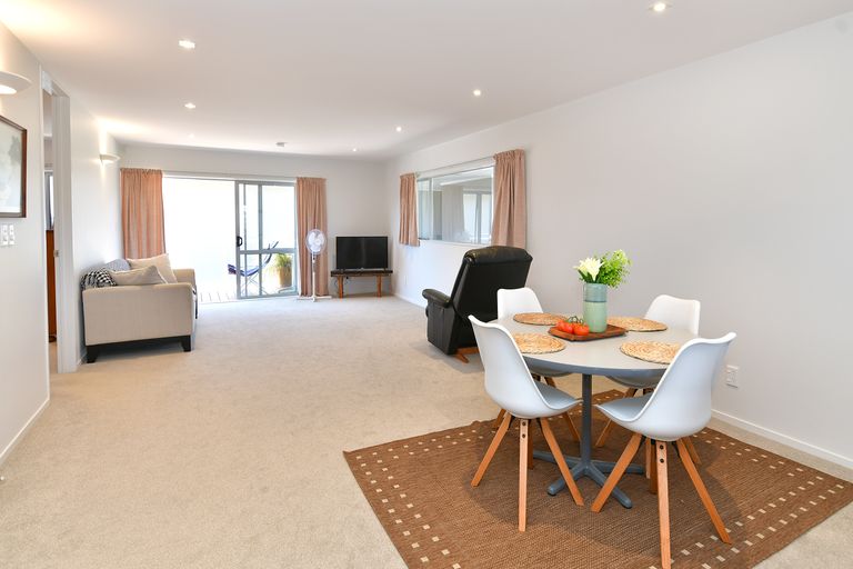 Photo of property in 304/252 Centreway Road, Orewa, 0931