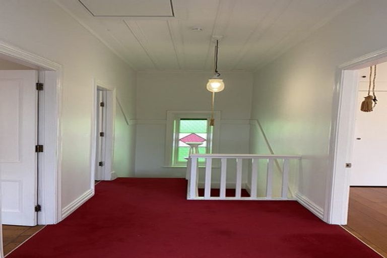 Photo of property in 27 Islington Avenue, New Lynn, Auckland, 0600