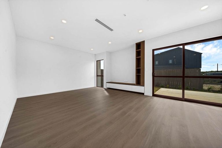 Photo of property in 49 Maungakaraka Road, Karaka, 2580