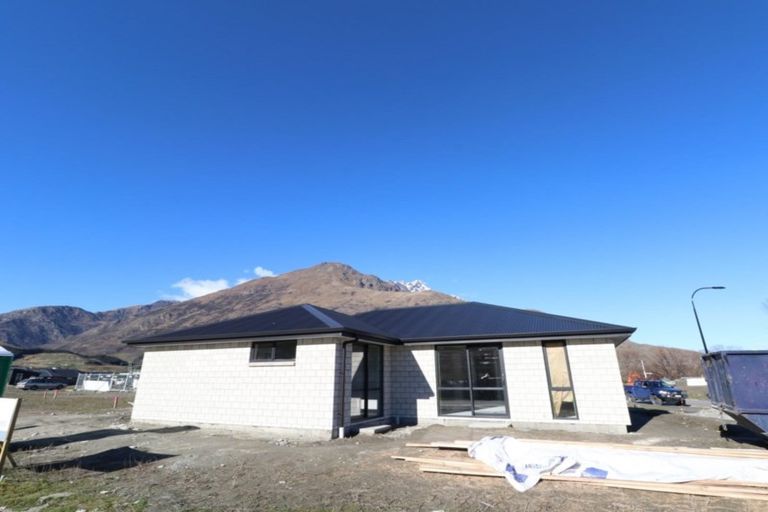 Photo of property in 8 Walton Way, Flaxmere, Hastings, 4120