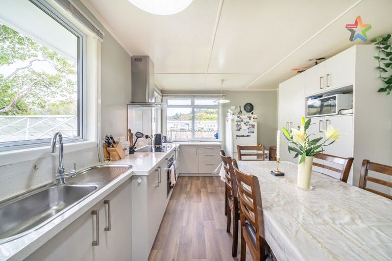 Photo of property in 60 Thomas Street, Stokes Valley, Lower Hutt, 5019