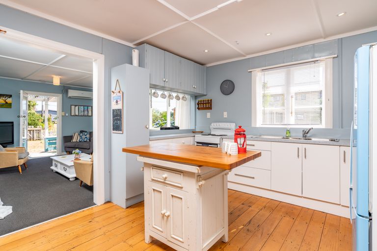 Photo of property in 28 Wood Street, Mangawhai Heads, Mangawhai, 0505