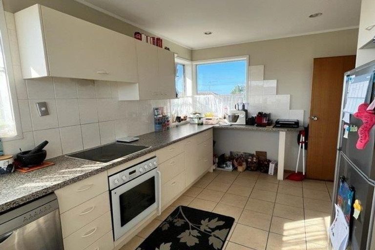 Photo of property in 54 Sorrel Crescent, Bucklands Beach, Auckland, 2012