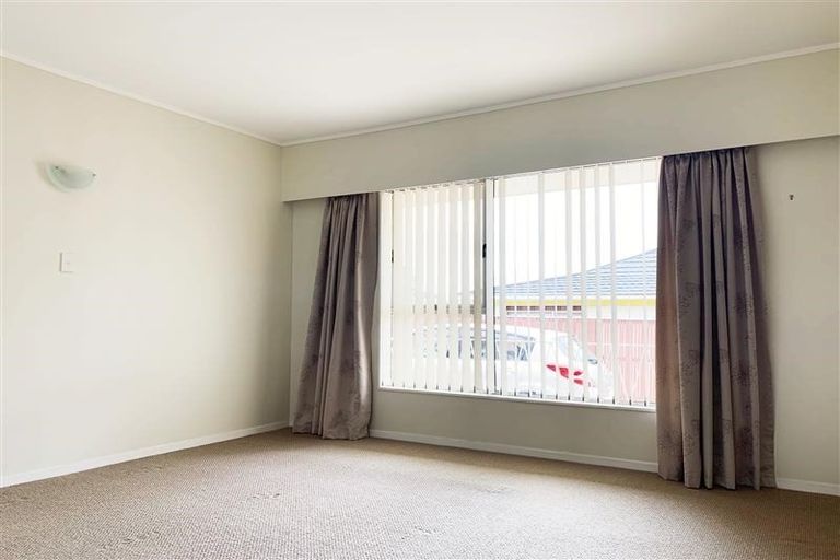 Photo of property in 1/32 Matuhi Rise, Henderson, Auckland, 0612