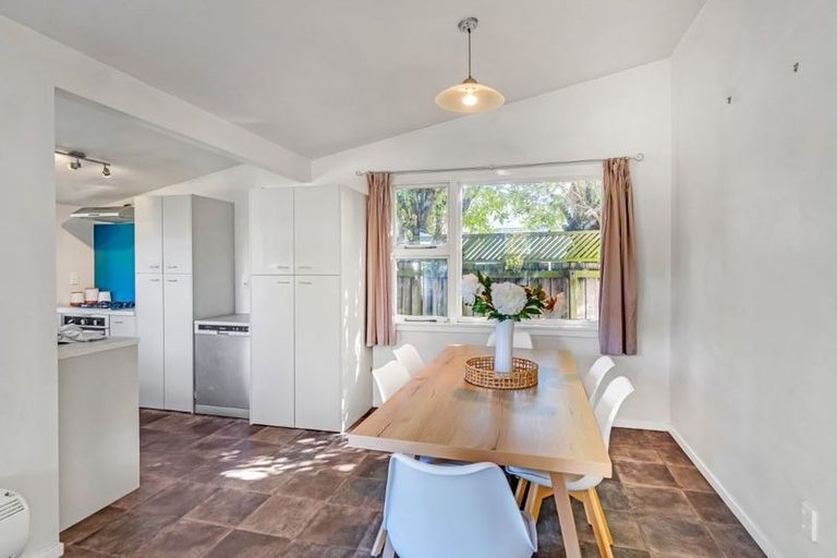 Photo of property in 74 Edward Avenue, Edgeware, Christchurch, 8013