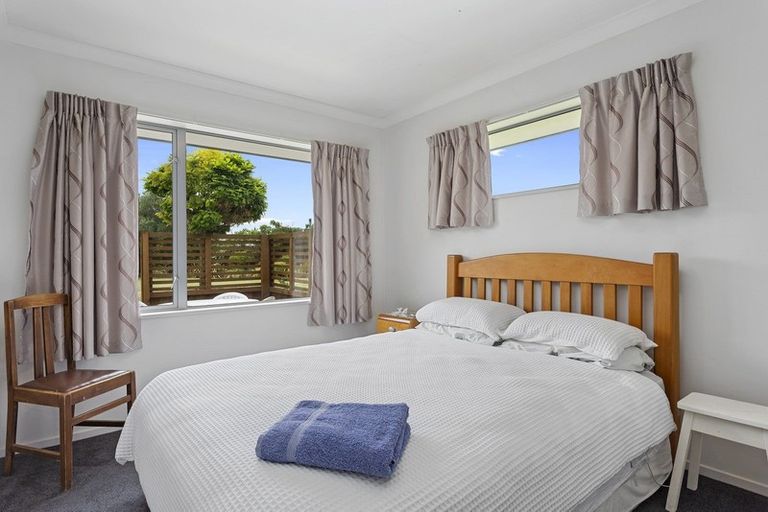 Photo of property in 5 Haydon Place, Amberley, 7410