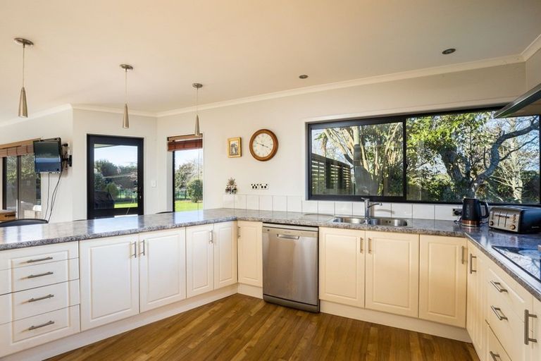 Photo of property in 395 Manutahi Road, Lepperton, New Plymouth, 4373