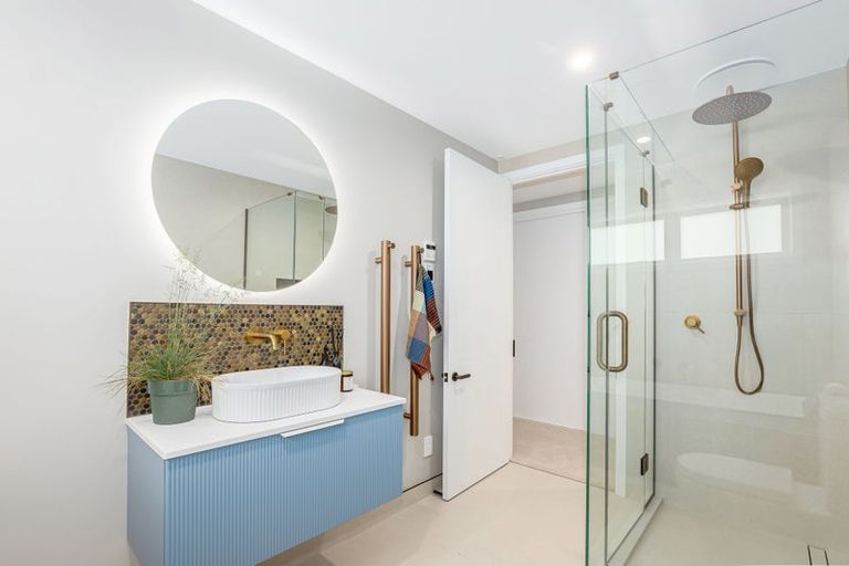 Photo of property in 28 Te Hoiere Street, Aotea, Porirua, 5024
