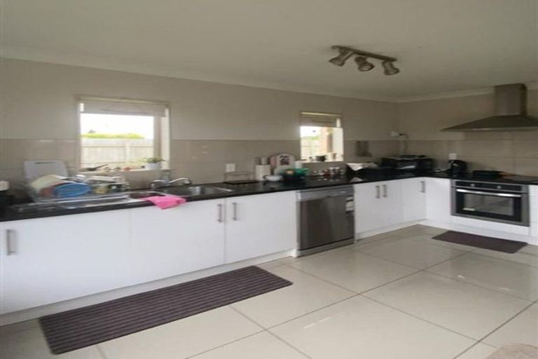 Photo of property in 24 County Drive, Hawera, 4610