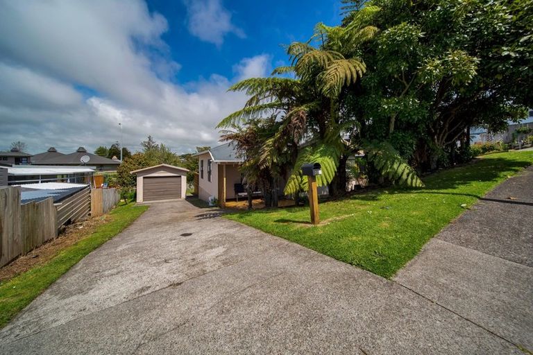 Photo of property in 28 Maratahu Street, Westown, New Plymouth, 4310