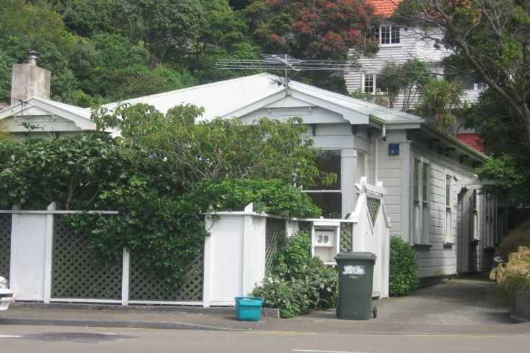Photo of property in 38 Raroa Road, Kelburn, Wellington, 6012