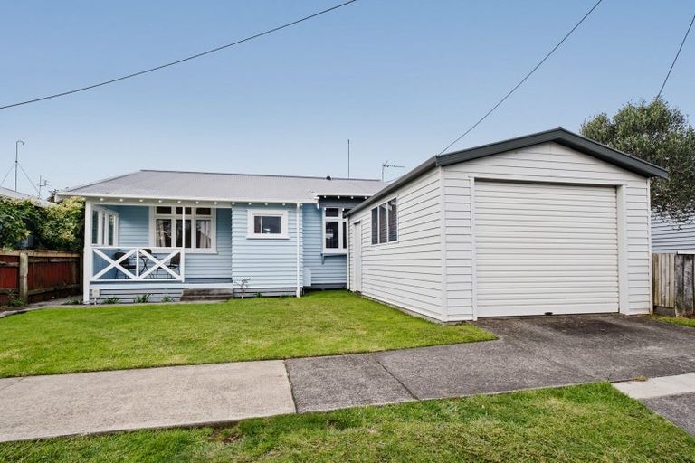 Photo of property in 43 Lyn Street, Lynmouth, New Plymouth, 4310