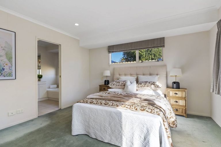 Photo of property in 13 Montilla Place, Manurewa, Auckland, 2102