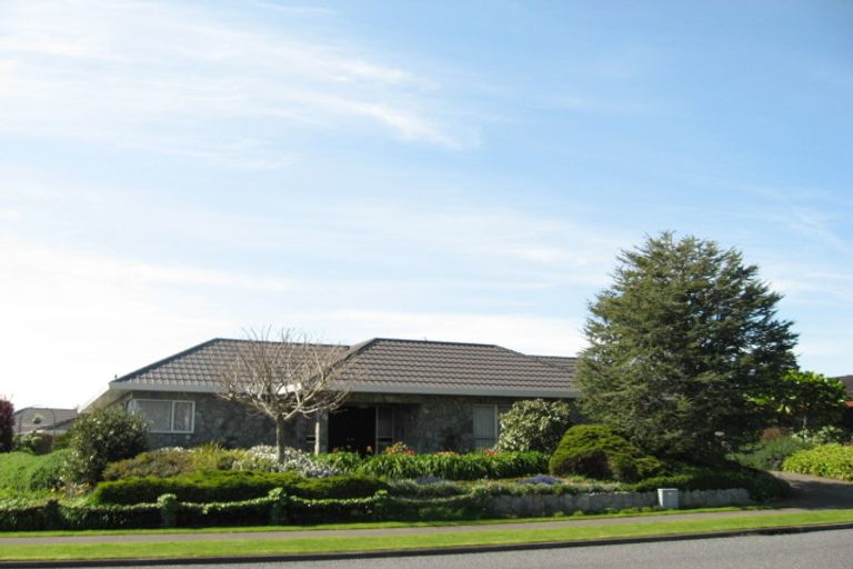 Photo of property in 166 Heta Road, Highlands Park, New Plymouth, 4312