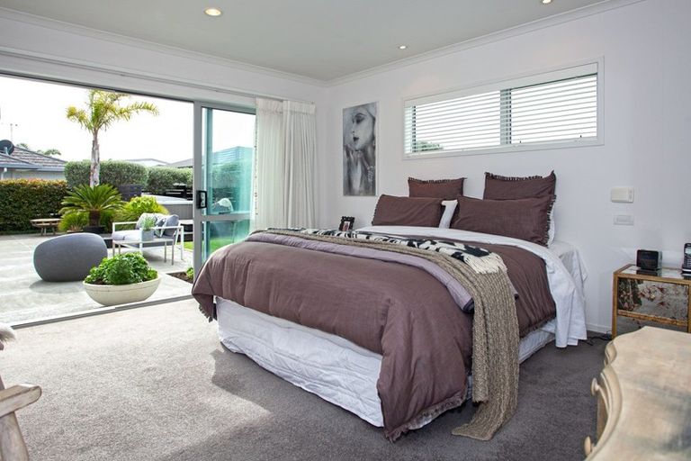 Photo of property in 10 Waitotara Way, Whitianga, 3510