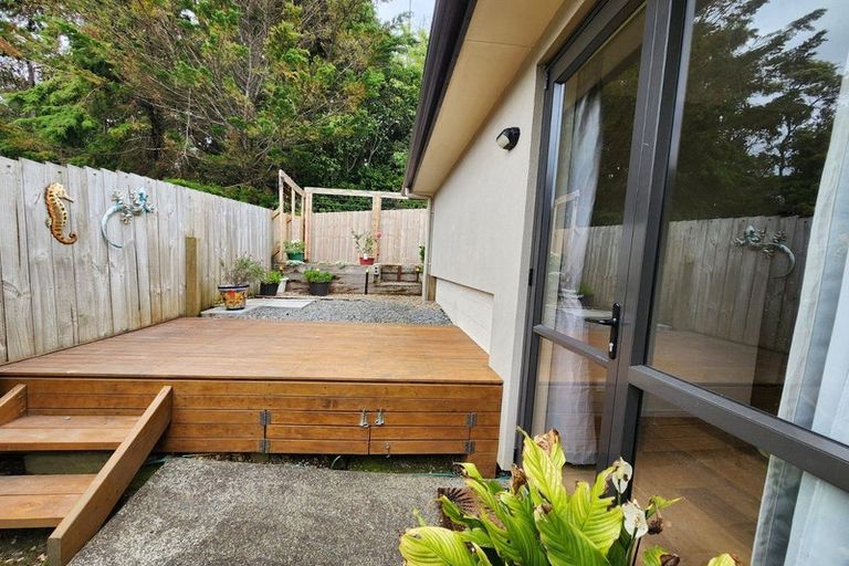 Photo of property in 63 Medallion Drive, Oteha, Auckland, 0632