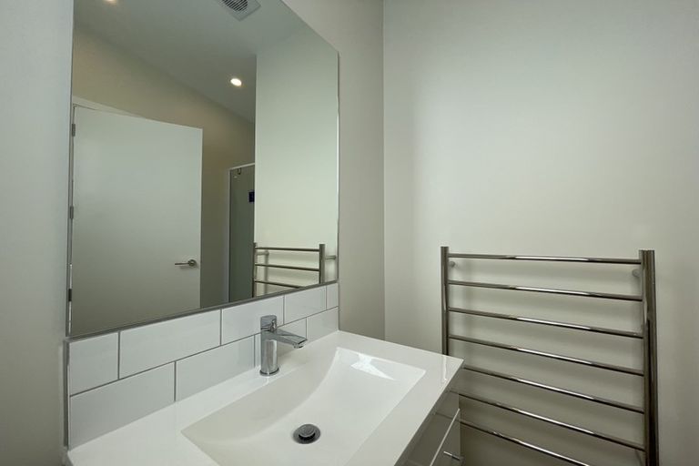 Photo of property in 392a Cambridge Terrace, Naenae, Lower Hutt, 5011