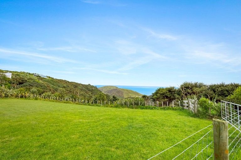 Photo of property in 66 Constable Road, Muriwai, Waimauku, 0881