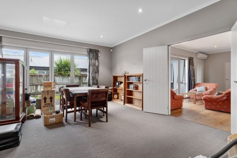 Photo of property in 6 Cairns Crescent, Rototuna, Hamilton, 3210