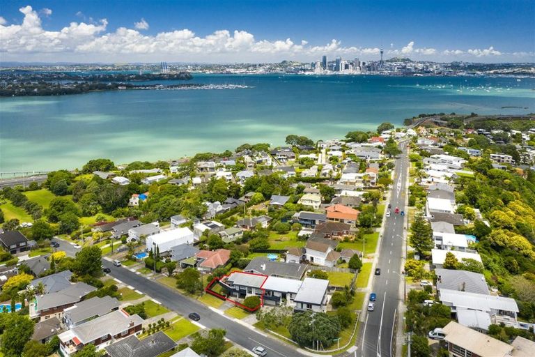 Photo of property in 1/111 Sylvan Avenue, Northcote, Auckland, 0627