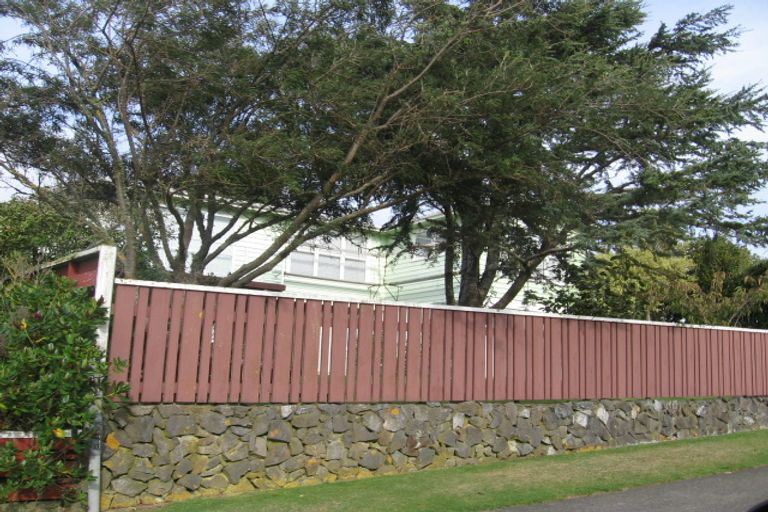 Photo of property in 12 Saint Catherines Terrace, Tawa, Wellington, 5028