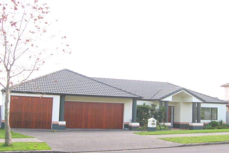 Photo of property in 31 Lansell Drive, East Tamaki Heights, Auckland, 2016