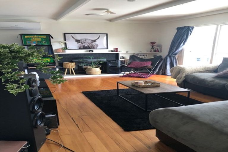 Photo of property in 202 Beach Road, North New Brighton, Christchurch, 8083