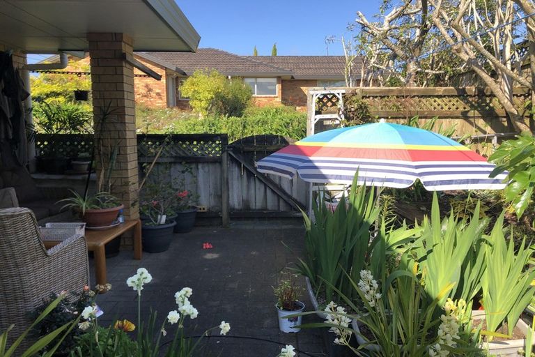 Photo of property in 10 Copplestone Place, New Lynn, Auckland, 0600