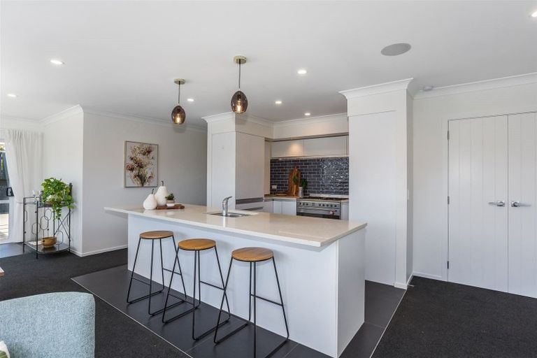 Photo of property in 21 Tasman Close, Aotea, Porirua, 5024