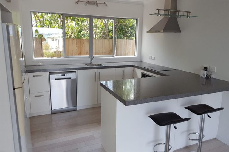 Photo of property in 2/86 Jutland Road, Hauraki, Auckland, 0622