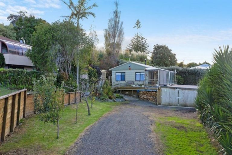 Photo of property in 60 Athenree Road, Athenree, Katikati, 3177
