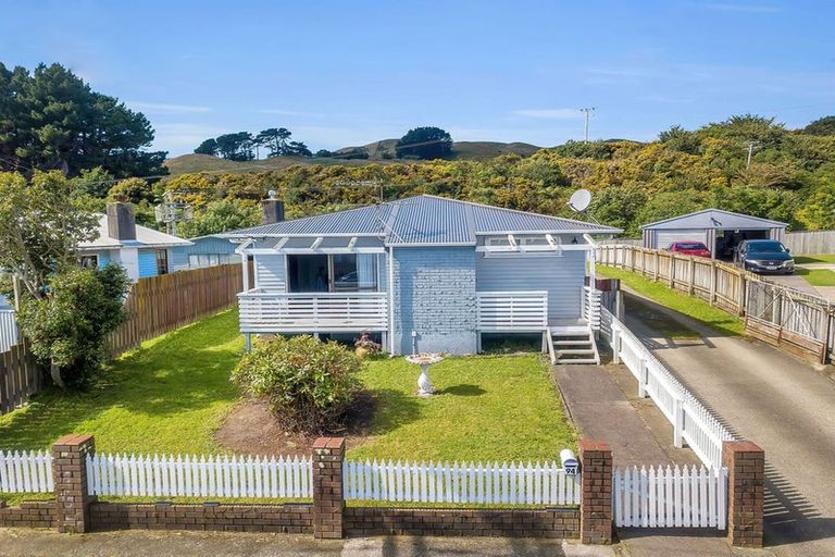 Photo of property in 94 Driver Crescent, Cannons Creek, Porirua, 5024