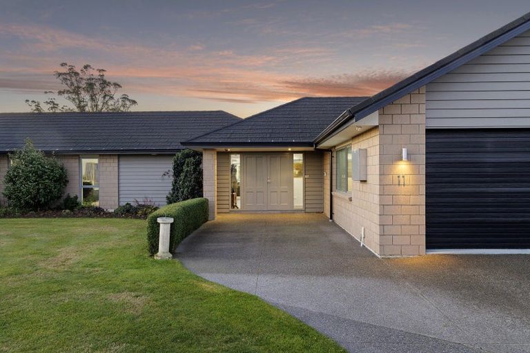 Photo of property in 11 Brampton Drive, West Melton, 7618