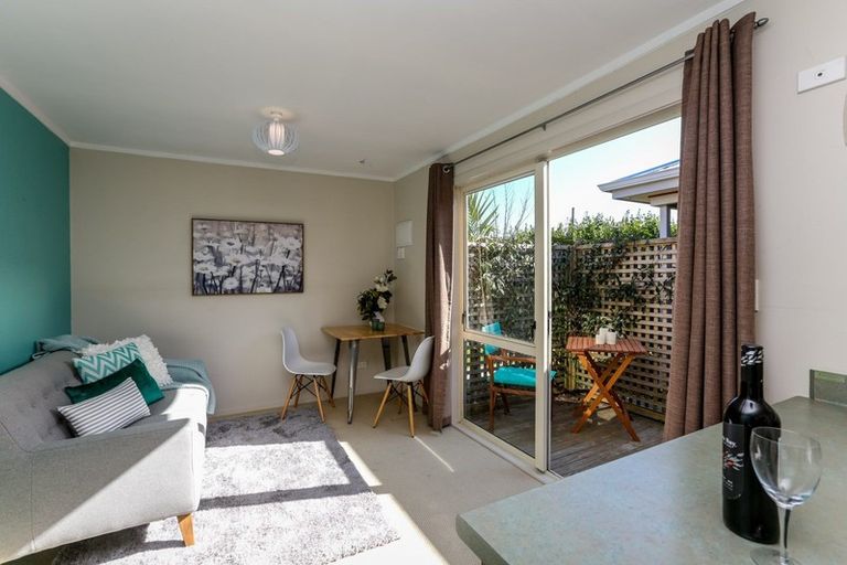 Photo of property in 19 Cumming Street, Okato, 4335