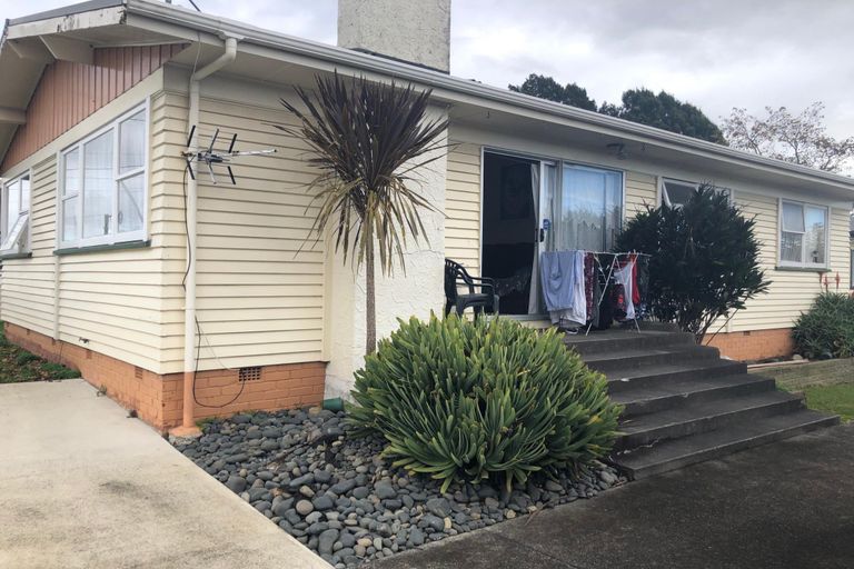 Photo of property in 33 Eddowes Street, Manurewa, Auckland, 2102