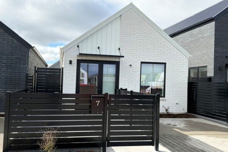 Photo of property in 7/160 Mazengarb Road, Paraparaumu, 5032