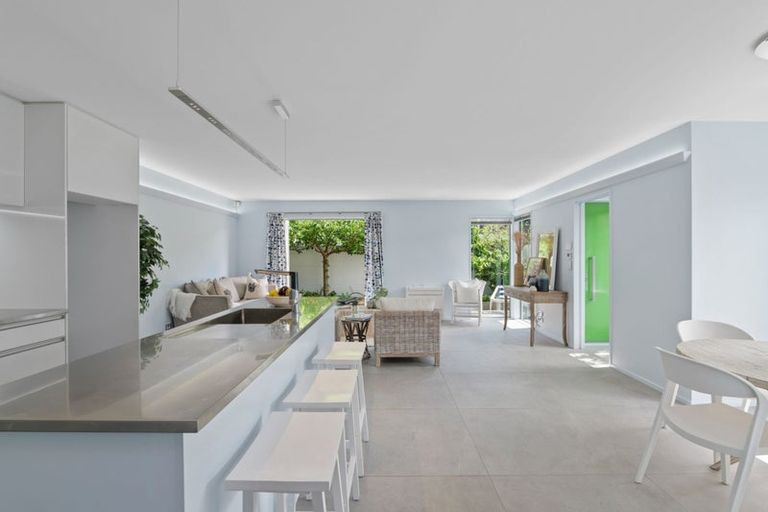 Photo of property in 1/64 Hewitts Road, Merivale, Christchurch, 8014