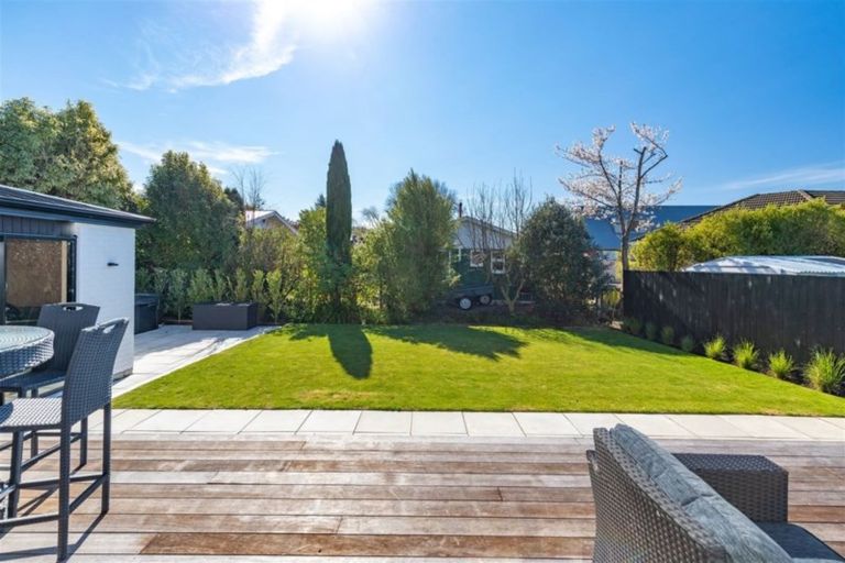 Photo of property in 2 Gunns Crescent, Cashmere, Christchurch, 8022