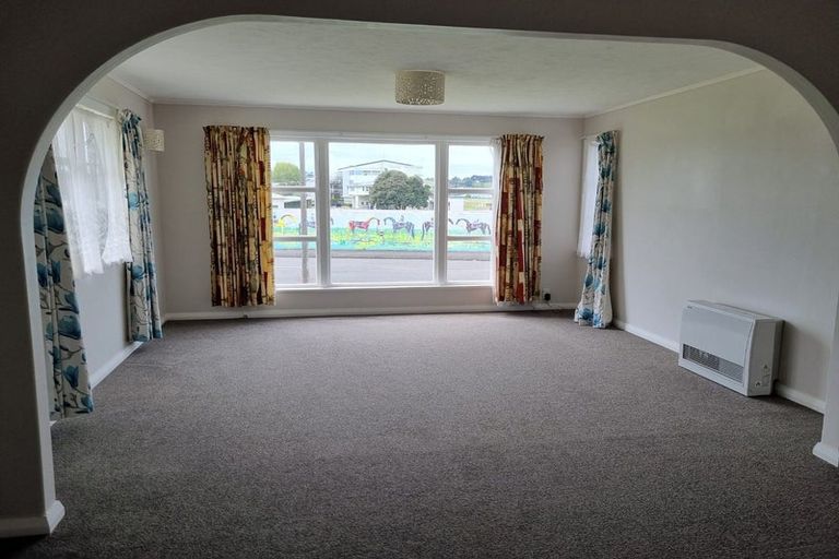 Photo of property in 39 Jackson Street, College Estate, Whanganui, 4500