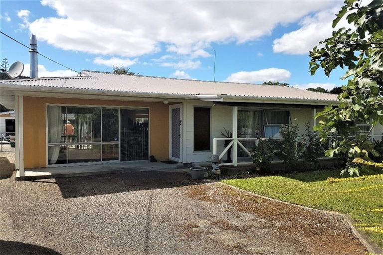 Photo of property in 53 Honi Taipua Street, Manakau, Levin, 5573