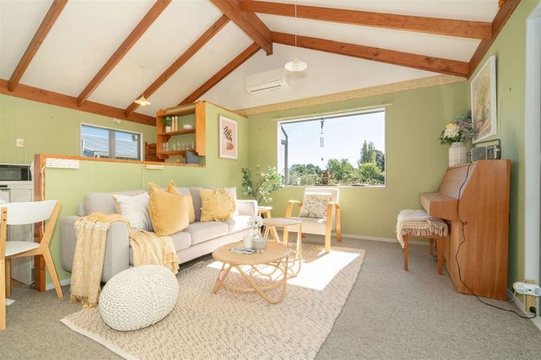 Photo of property in 3 Avenue North Road, Levin, 5510