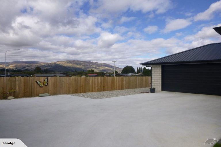 Photo of property in 14 Hebbard Court, Albert Town, Wanaka, 9305