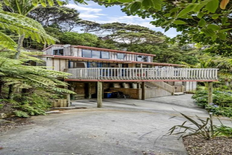 Photo of property in 98 Hadfield Street, Beach Haven, Auckland, 0626