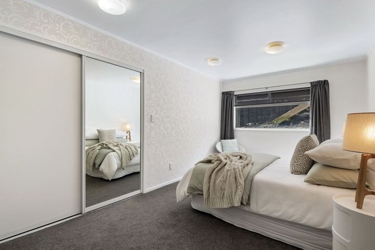 Photo of property in 17 Brigantine Drive, Beach Haven, Auckland, 0626