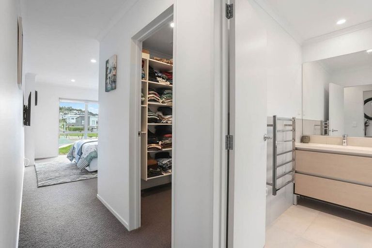 Photo of property in 16 Gilbert Hall Way, Swanson, Auckland, 0614