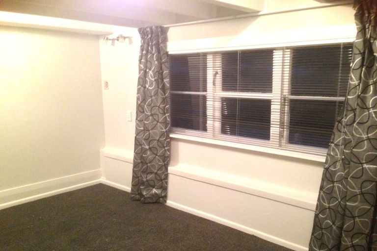 Photo of property in 72 Warwick Street, Wilton, Wellington, 6012