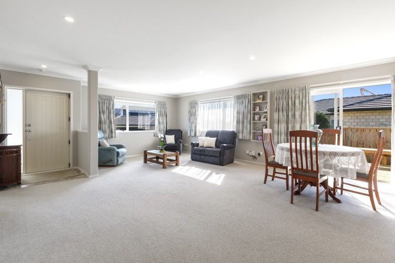 Photo of property in 3 Harmens Way, Greerton, Tauranga, 3112