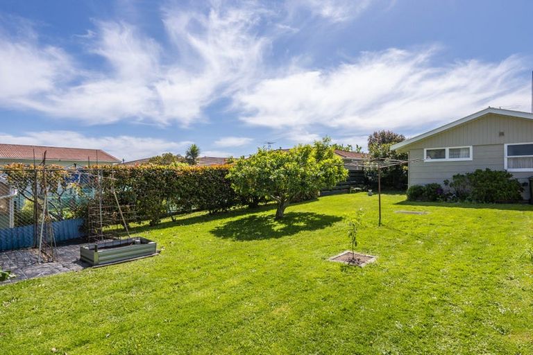 Photo of property in 20 Rimu Street, Waikanae, 5036