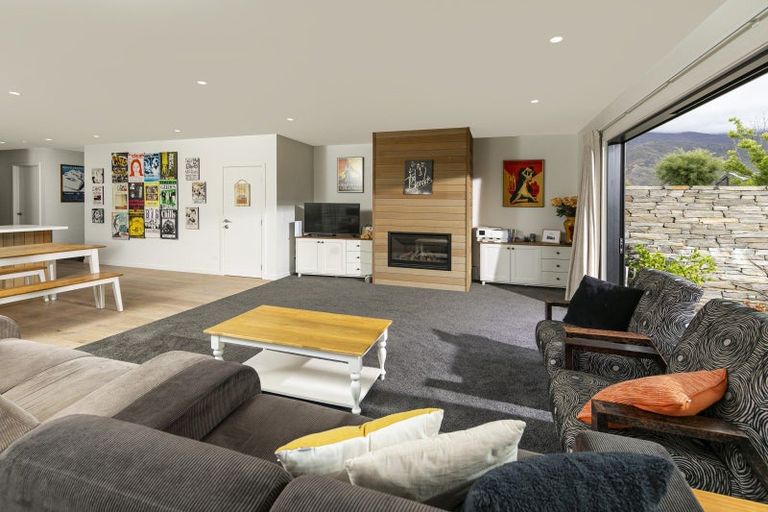 Photo of property in 45 Tenby Street, Wanaka, 9305